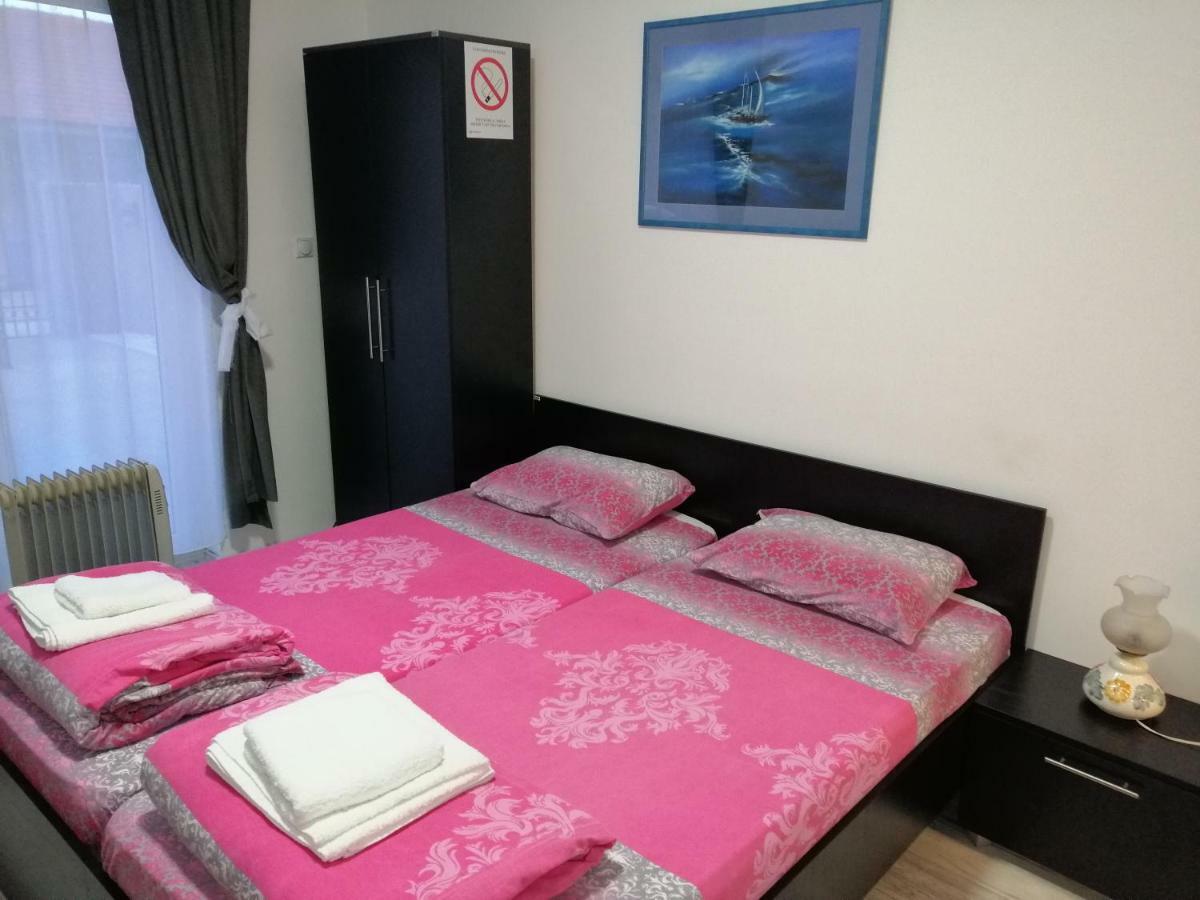 Mitic Apartmani 1 Ni Exteriér fotografie
