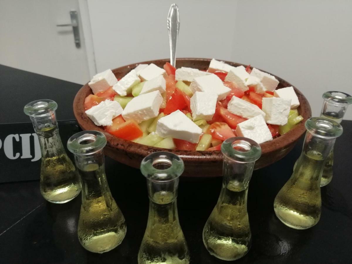 Mitic Apartmani 1 Ni Exteriér fotografie